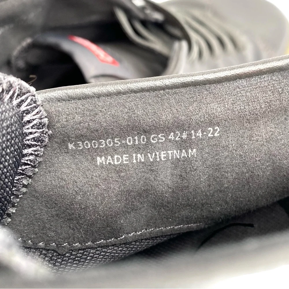 Camper these gray